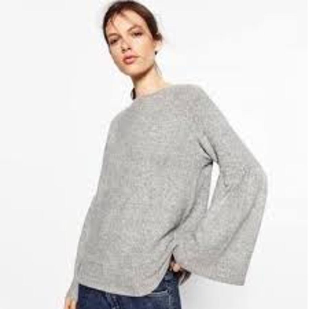 Zara Trafaluc Gray Bell Sleeve Sweater - Large